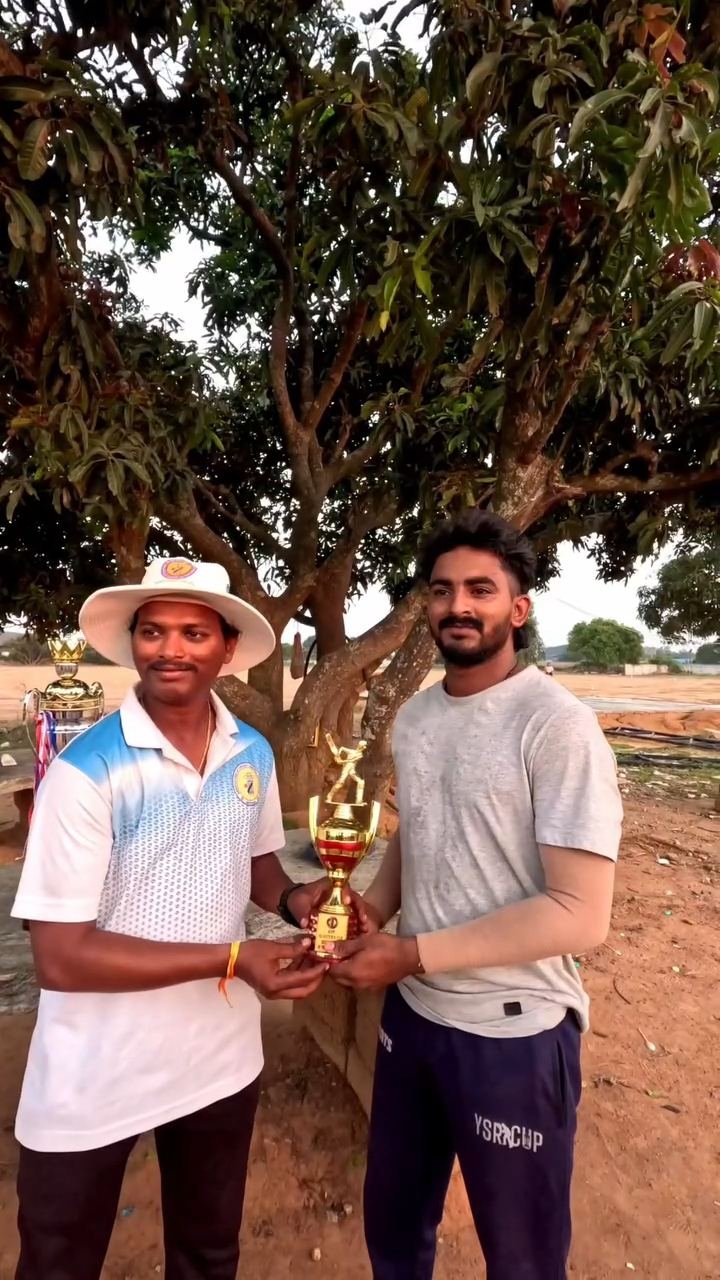 Teams competing in the final of the KSM Blasters Cup